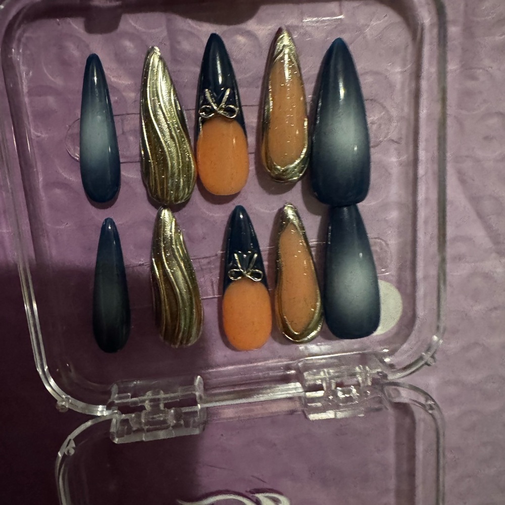 Elegant Blue and Gold Press-On Nails